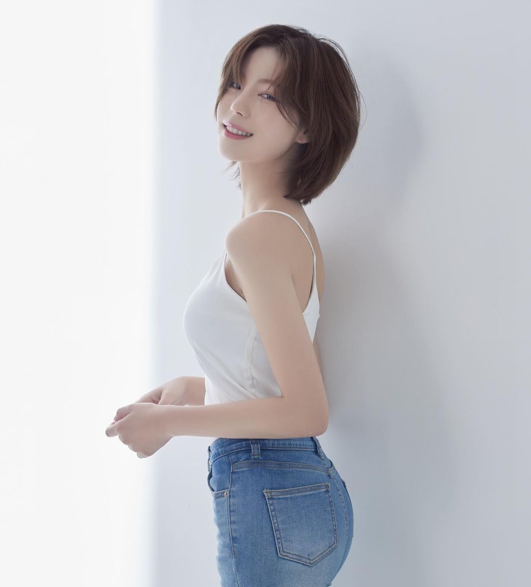 甜酷短发发型圆脸,甜妹短发女生