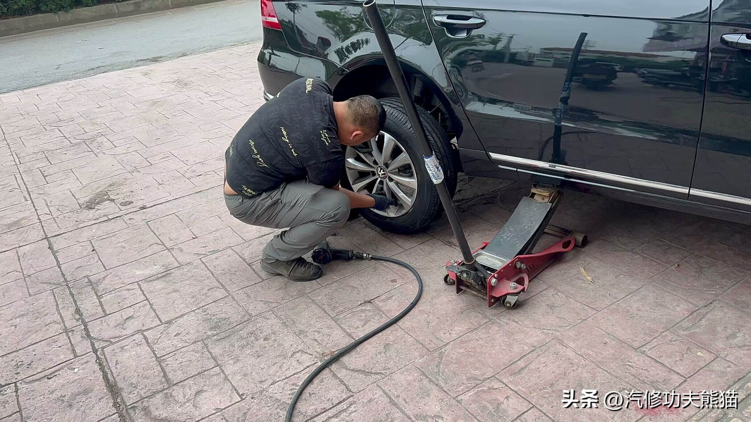 2017款大众迈腾10万公里烧机油,十年的迈腾怎么样后期维修费用