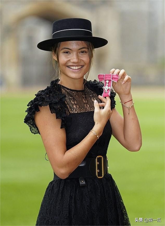 1969年英国王子查尔斯加冕仪式,查尔斯王子勋章