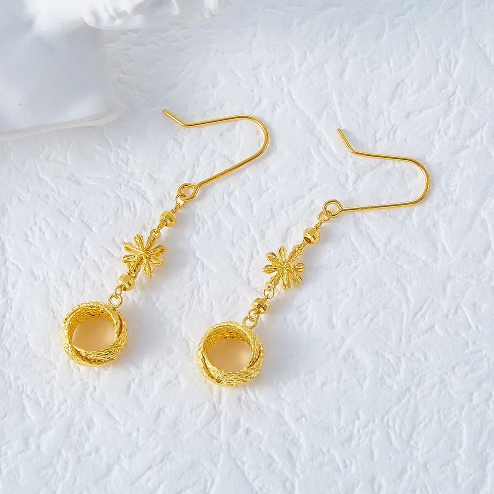 黄金耳饰大小一样是什么意思,怎么挑选适合自己的黄金耳饰