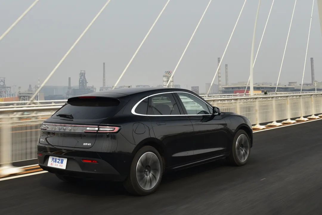 问界m5和汉兰达驾乘感受,问界m5m7油耗