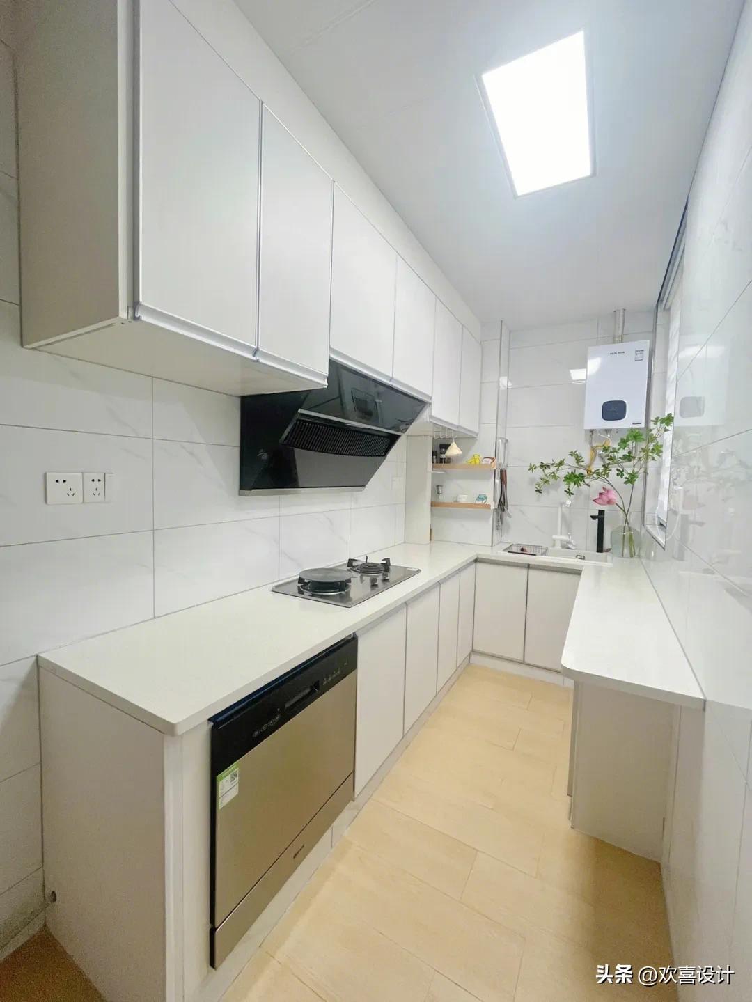 高颜值的厨房瓷砖铺设方案,30公分厨房装修效果图