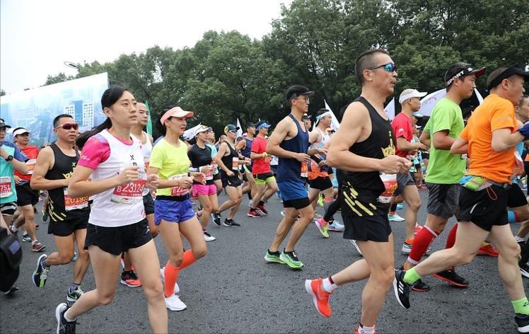 低端?low?特步用实际行动打脸质疑者,比专业,我们没有怕过谁