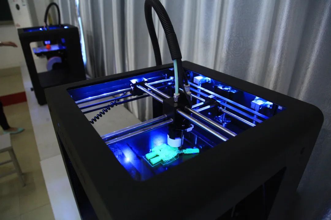 为什么华夏理工学院学费这么贵,为什么选择帝国理工