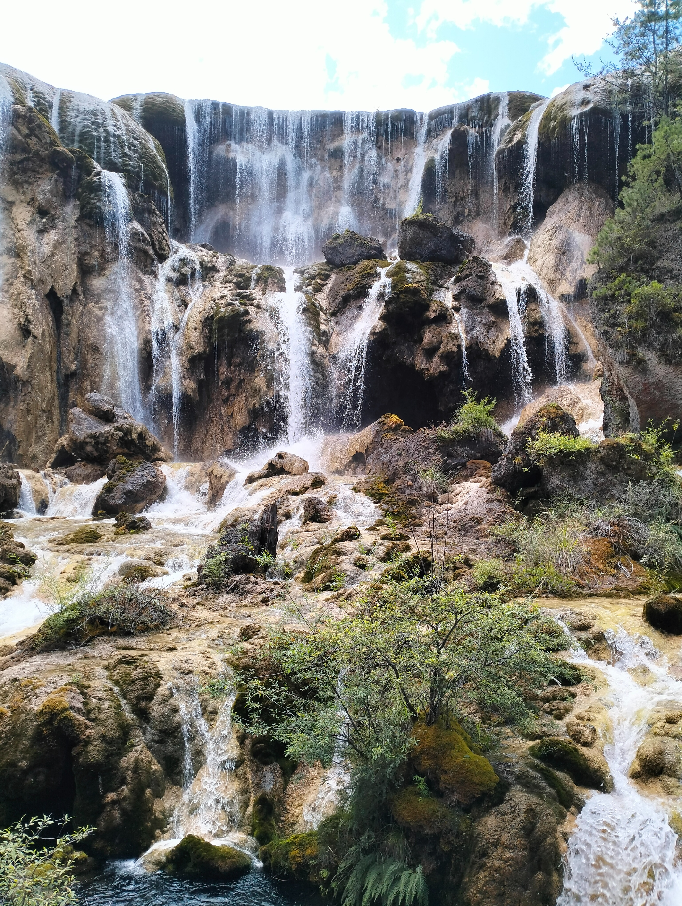 九寨沟一年四季都有雪山吗,九寨沟一年四季都开放吗