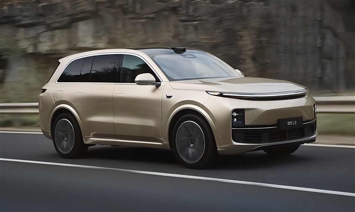 李想式研发，肉身能感受到汽车坐垫薄了3毫米轮胎气压少0.2Bar