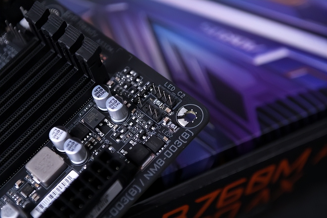 技嘉b760m电竞小雕是丐版吗,技嘉b760ddr4小雕评测