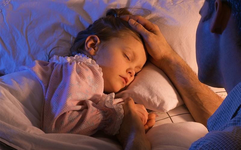 小孩半夜肚子疼怎么办快速缓解,孩子半夜肚子疼最快缓解方法