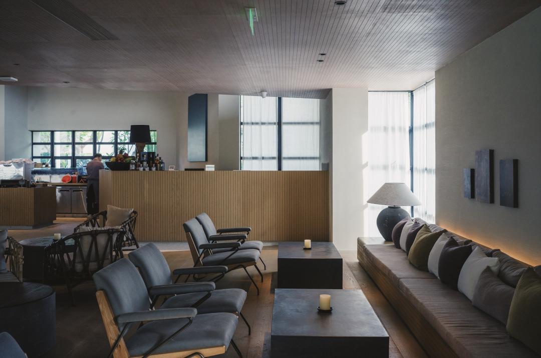 三亚沙滩和碧海蓝天,三亚有清澈的海水和美丽的沙滩