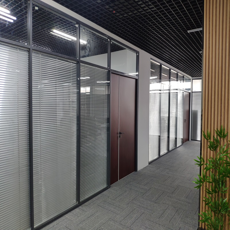 玻璃隔断用什么铝合金型材,隔断铝型材一平多少公斤