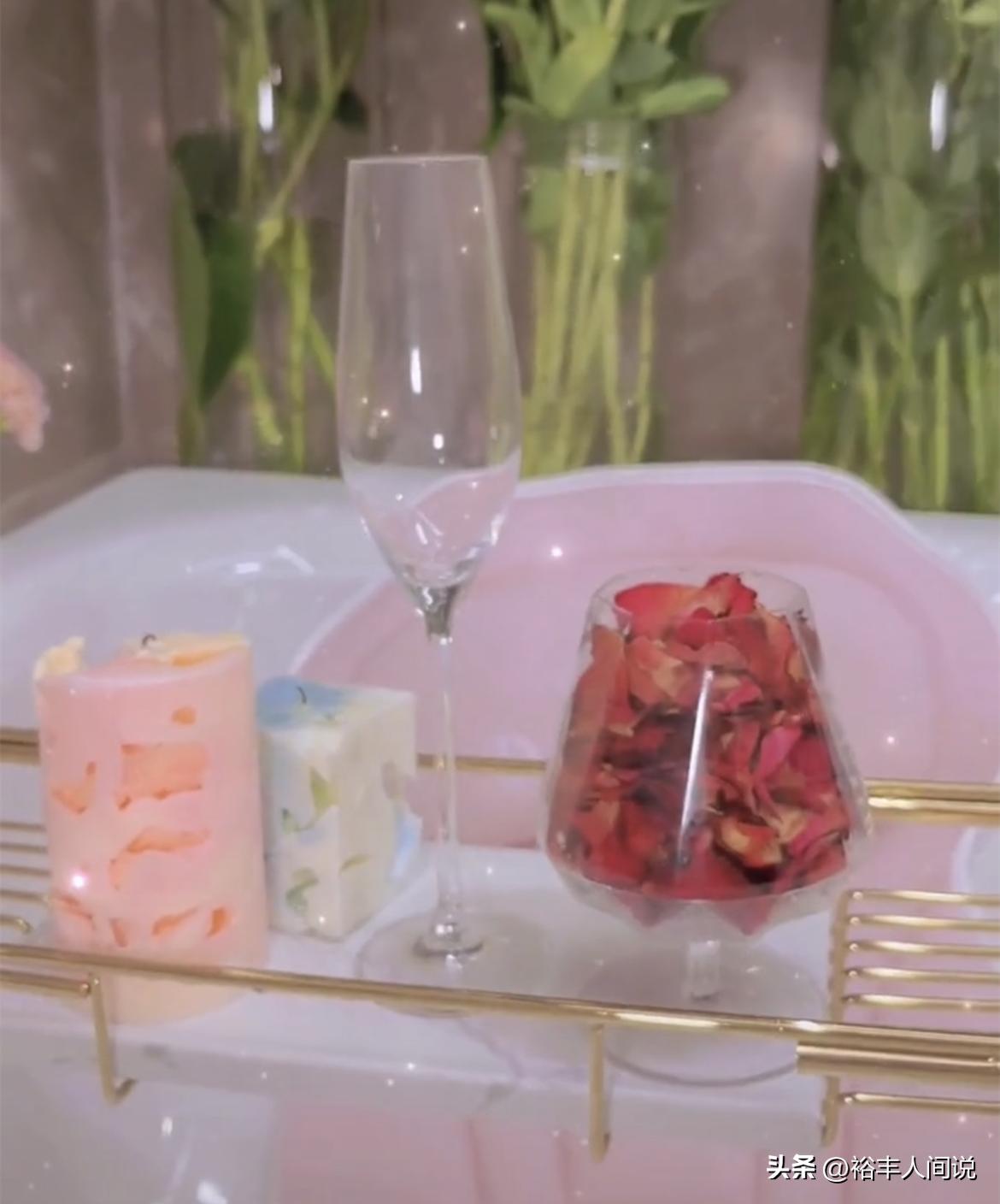 猴哥七夕节收奢华礼物！妻子花135万送豪车，还准备了香薰浴