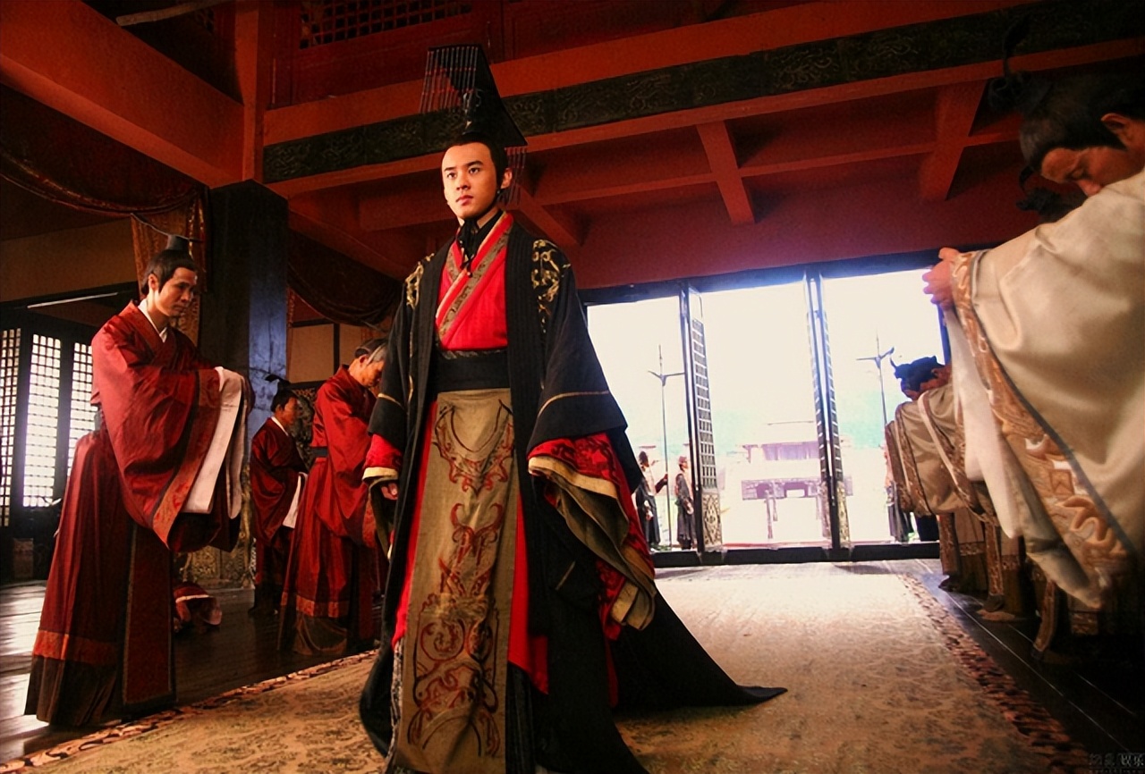 公元前和公元后是从哪个朝代开始,公元8年到公元25年之间是什么朝代