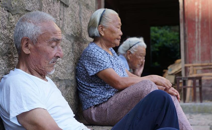 警惕宝宝低温,婴幼儿低温出了好多汗还要捂吗