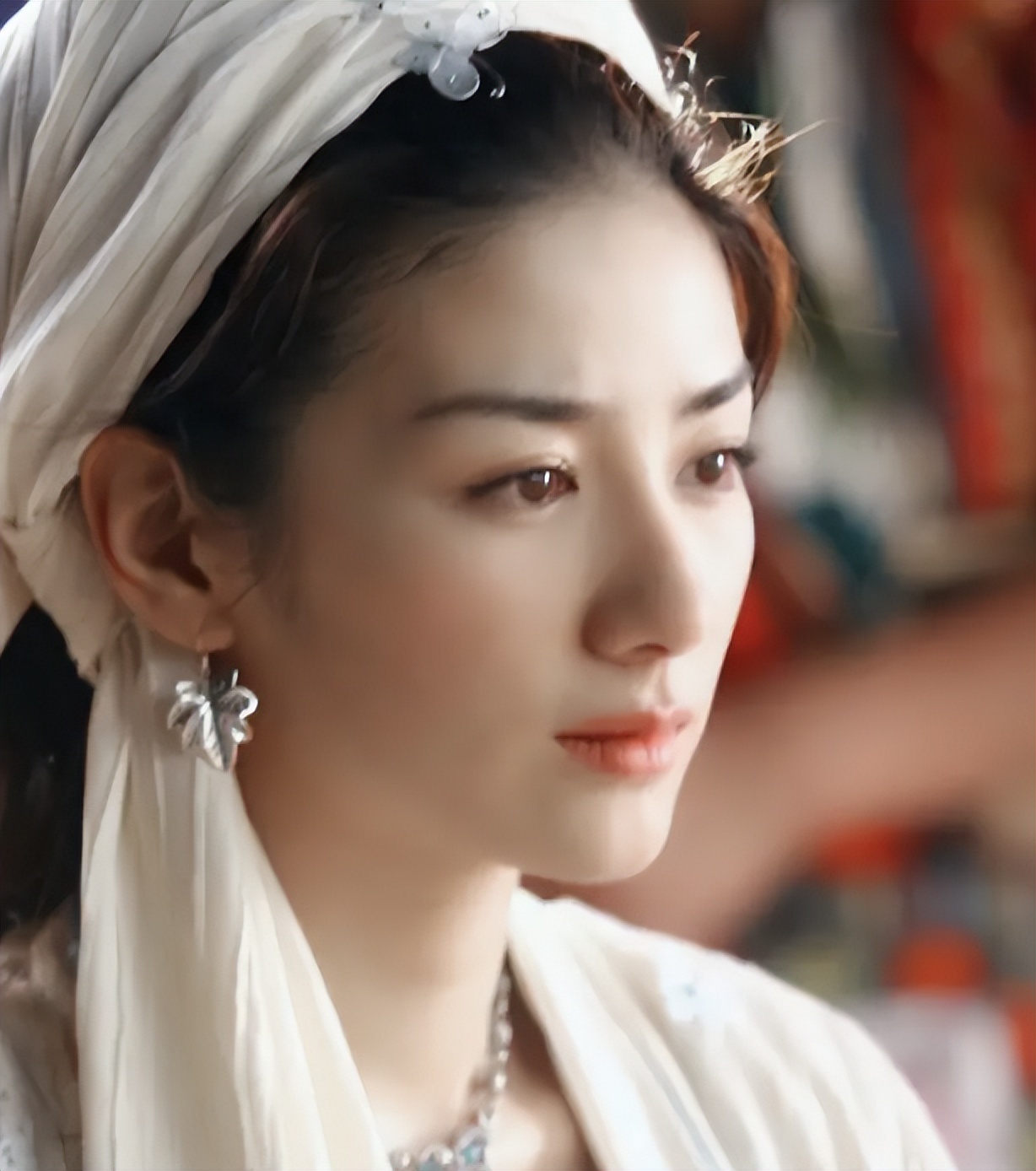 素颜是灾难，化妆是整容，这9位女明星的真实颜值，前后反差巨大