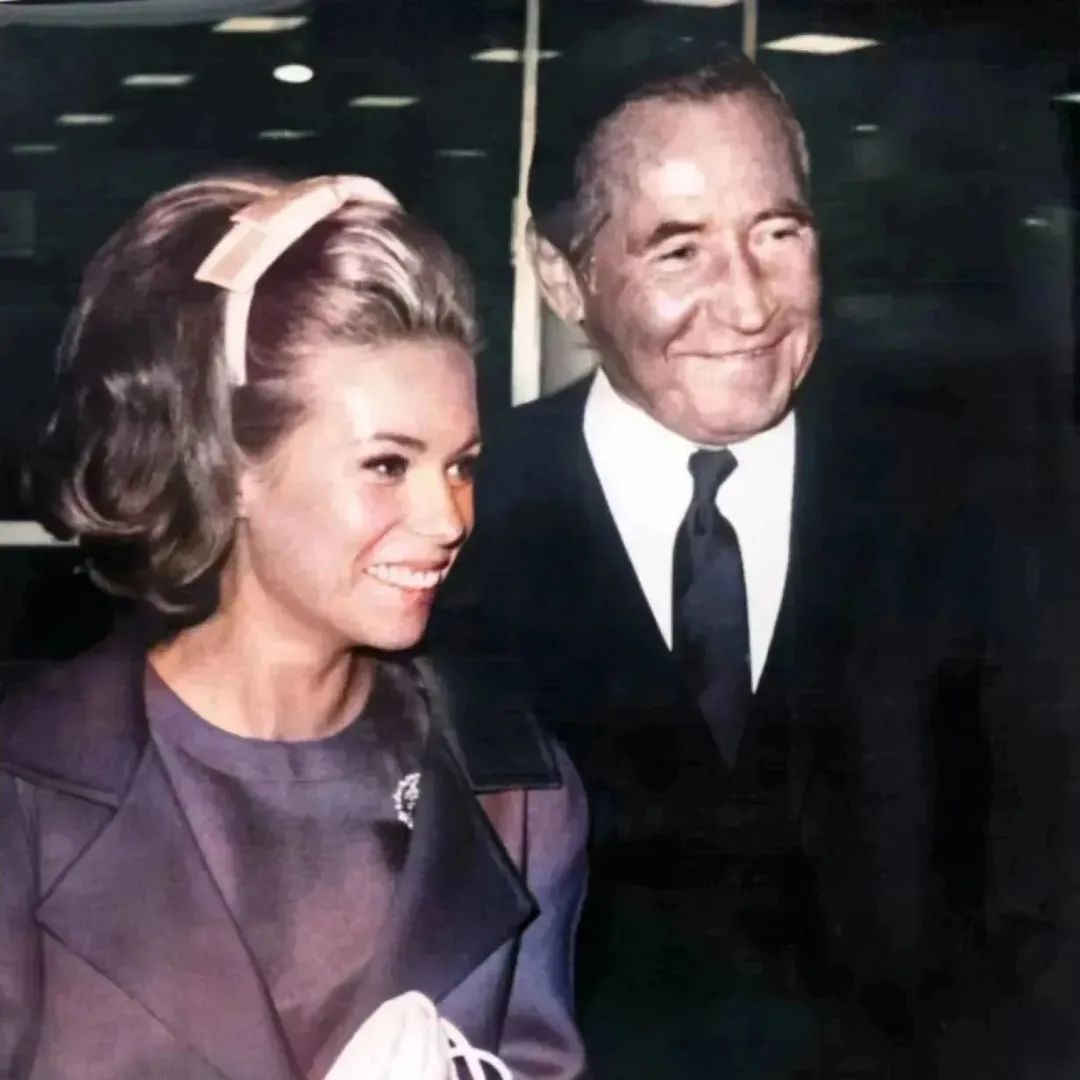 伊丽莎白·泰勒的珠宝最后给了谁,伊丽莎白泰勒和奢华珠宝