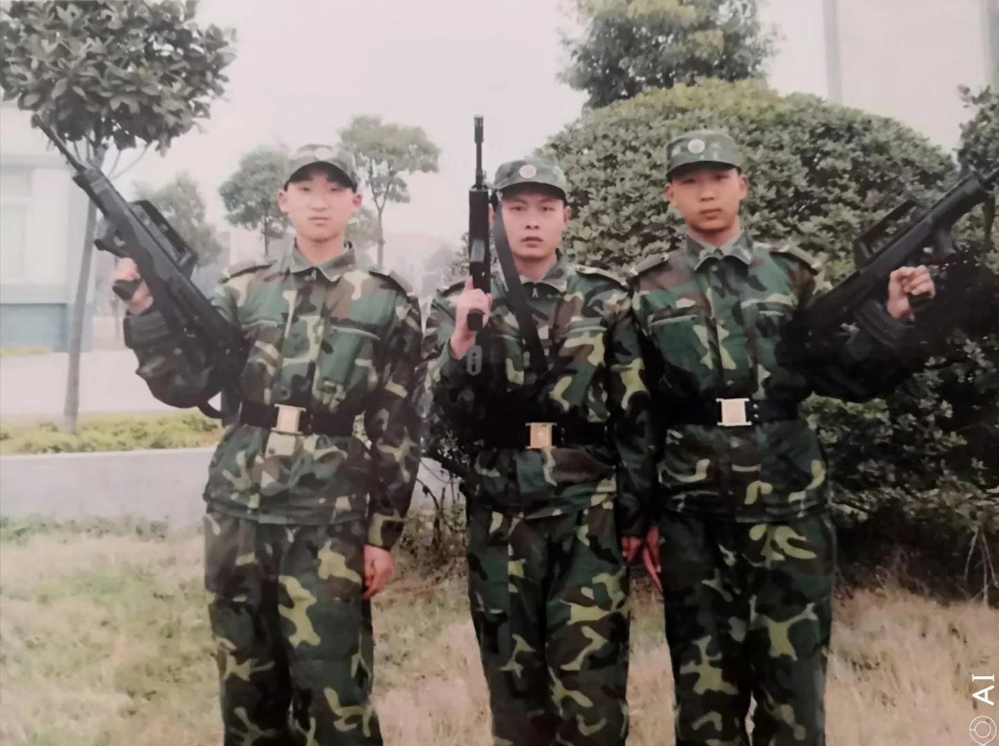 孩子在部队当兵有哪些不能问,孩子当兵去了政府有什么优惠政策