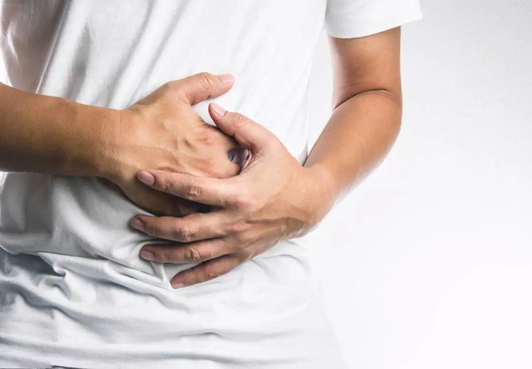 出现腹痛腹泻呕吐是什么原因,出现腹痛便秘腹泻