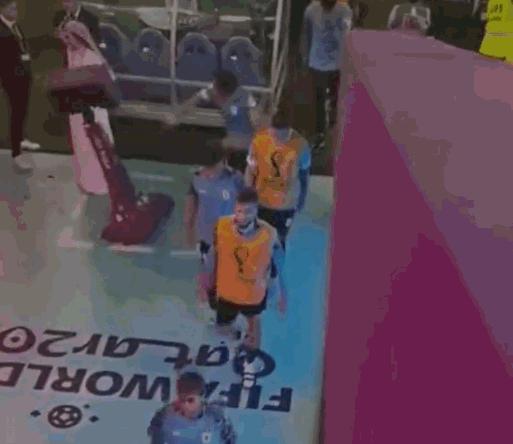 世界杯球迷愤怒时刻,这届世界杯乌烟瘴气