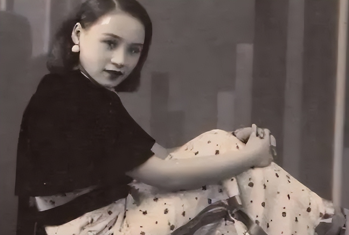 她嫁香港首富十年无子，后主动帮丈夫求娶表妹，丈夫遗言令人落泪