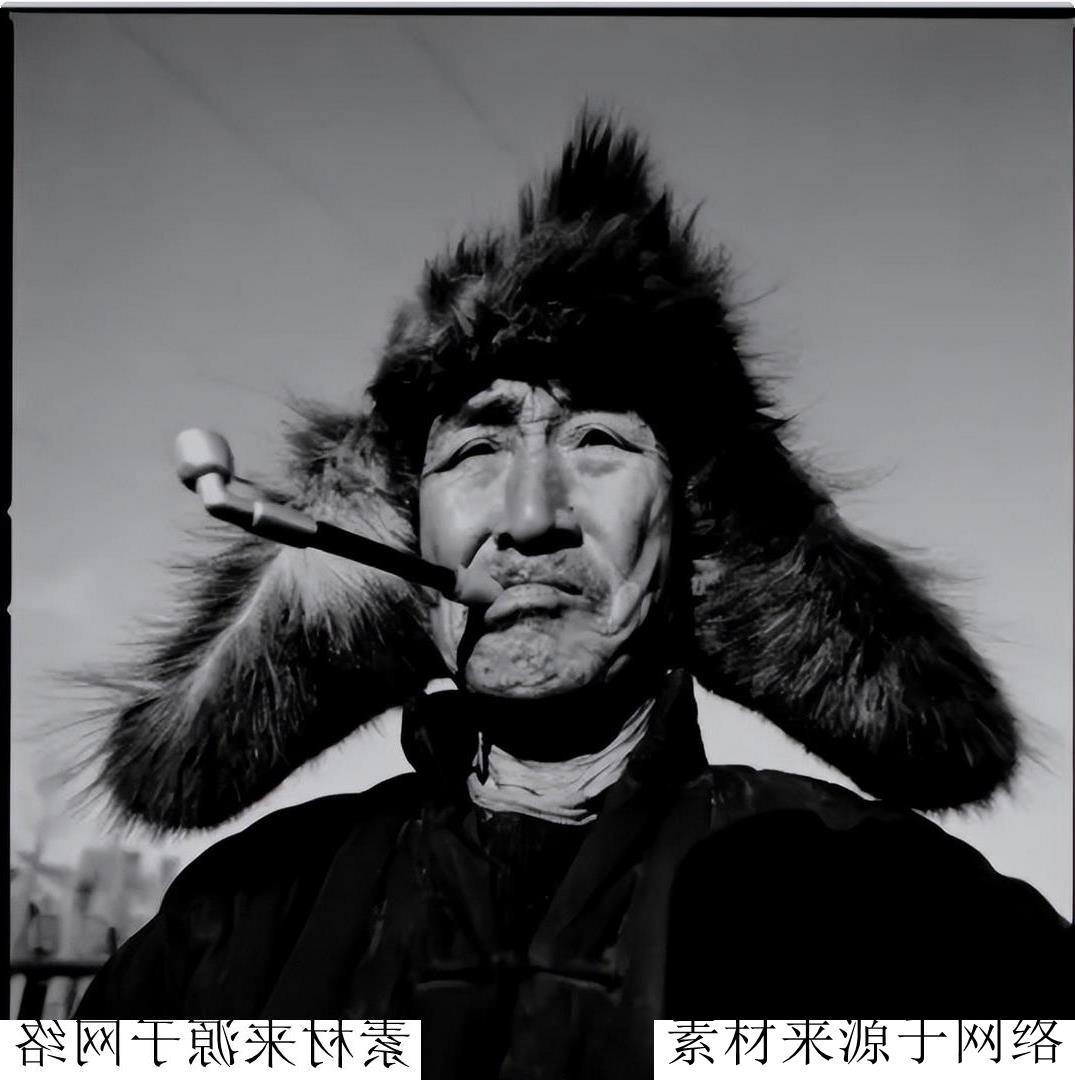 爷爷出殡当天家里来了一个年轻人,爷爷去世葬礼上来了一位陌生人