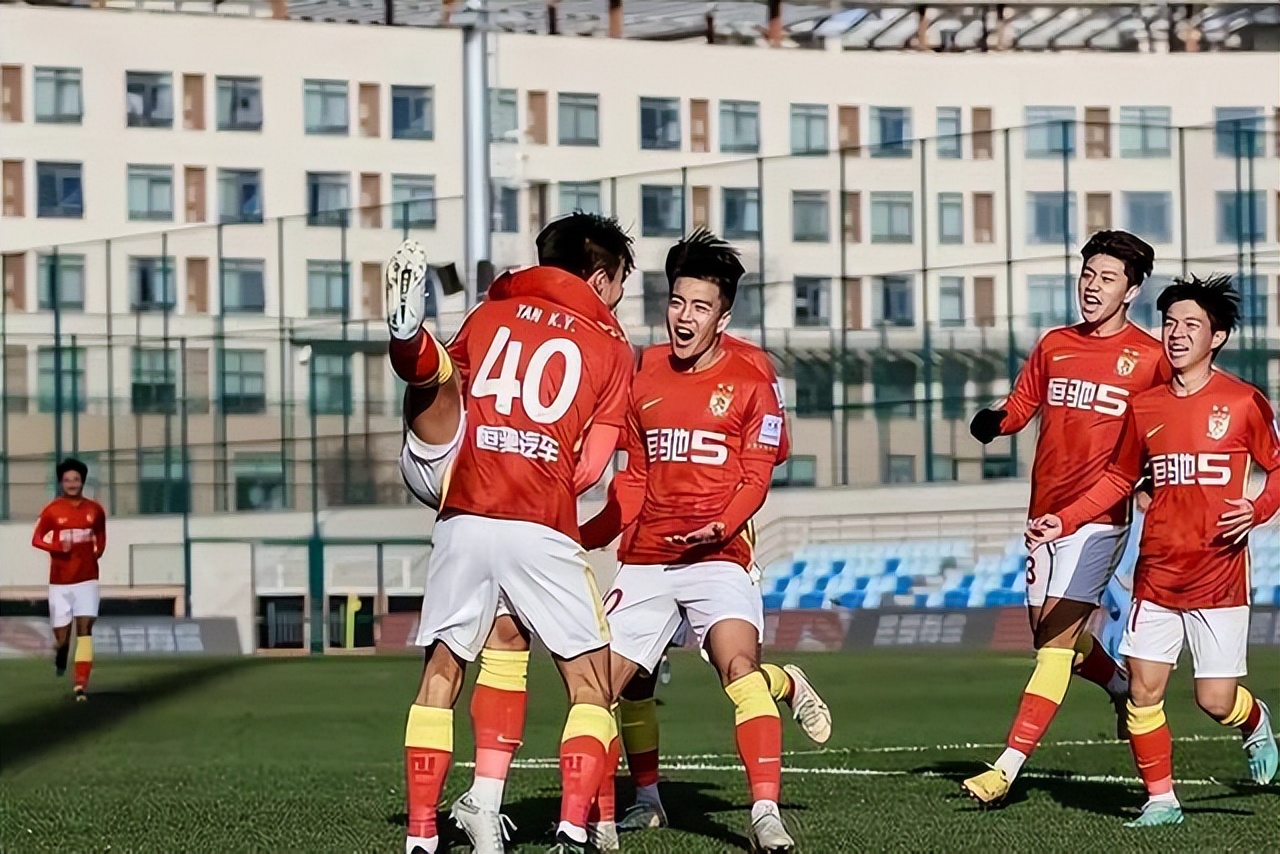 韩国足球和日本足球目前谁更厉害,日本韩国足球为什么厉害