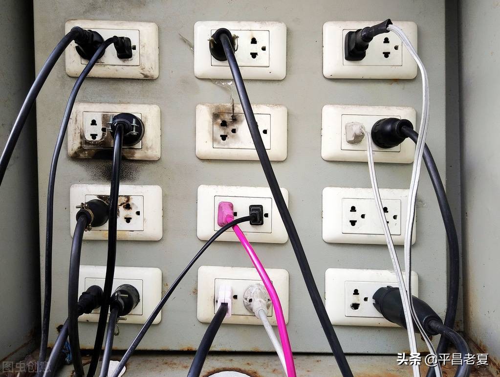 钓鱼常用的碳素鱼竿有哪些潜在隐患？碰到高压电线瞬间化为碳丝