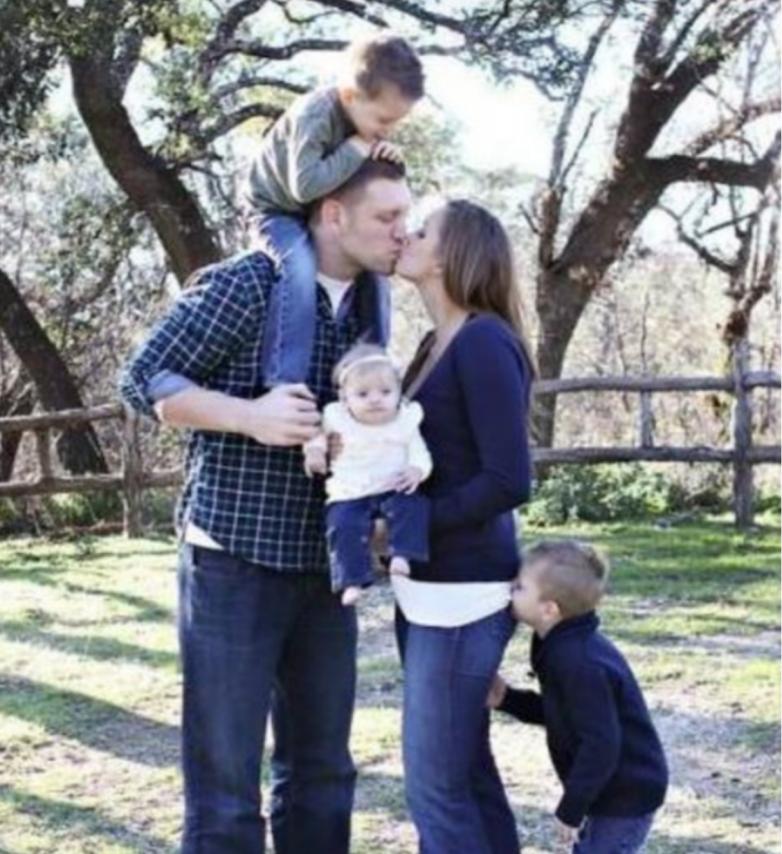 全家福摆拍失败搞笑视频,网友晒出的全家福引围观