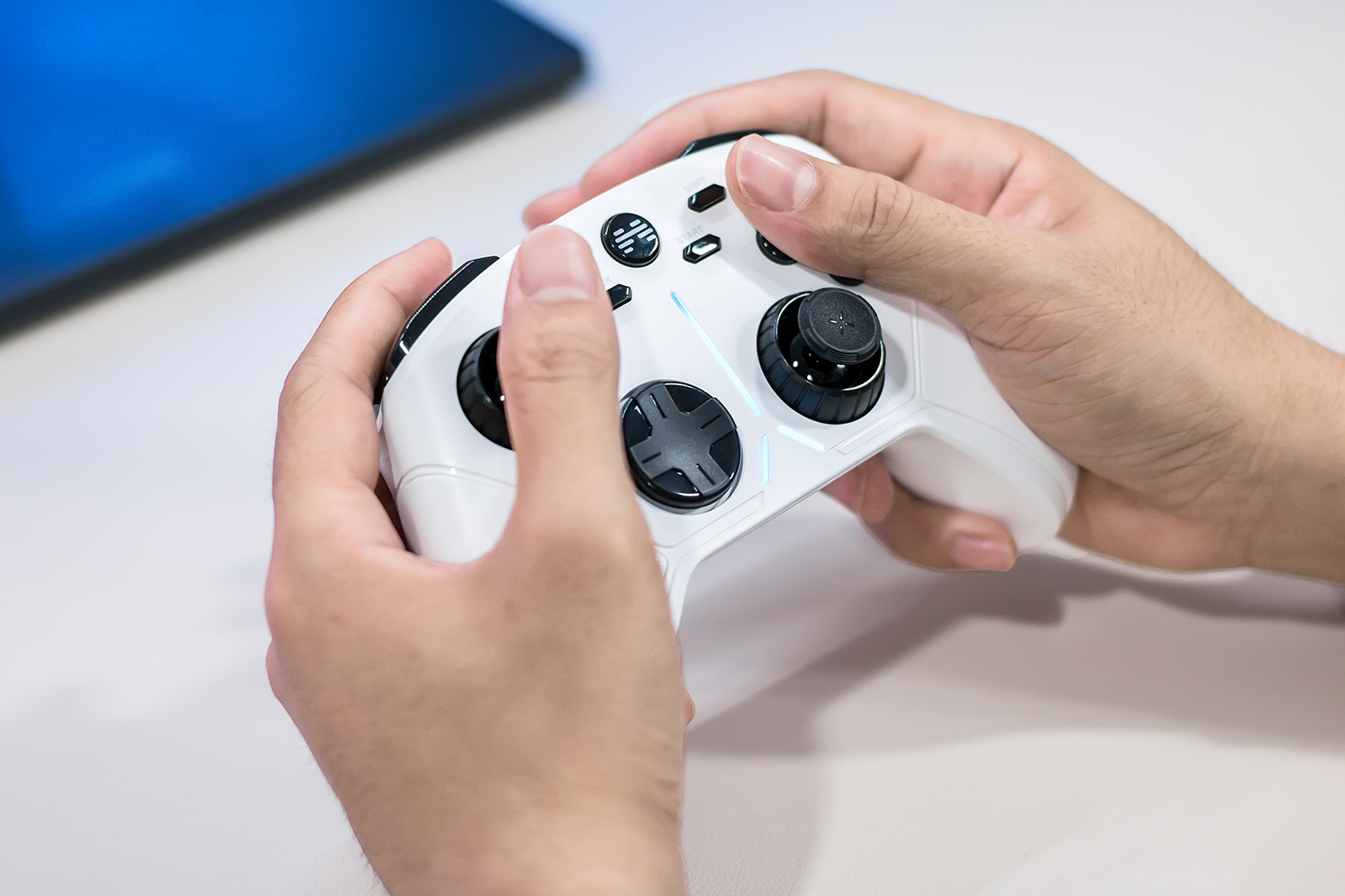 北通阿修罗游戏手柄3s多模评测,北通阿修罗2游戏手柄摇杆灵敏度