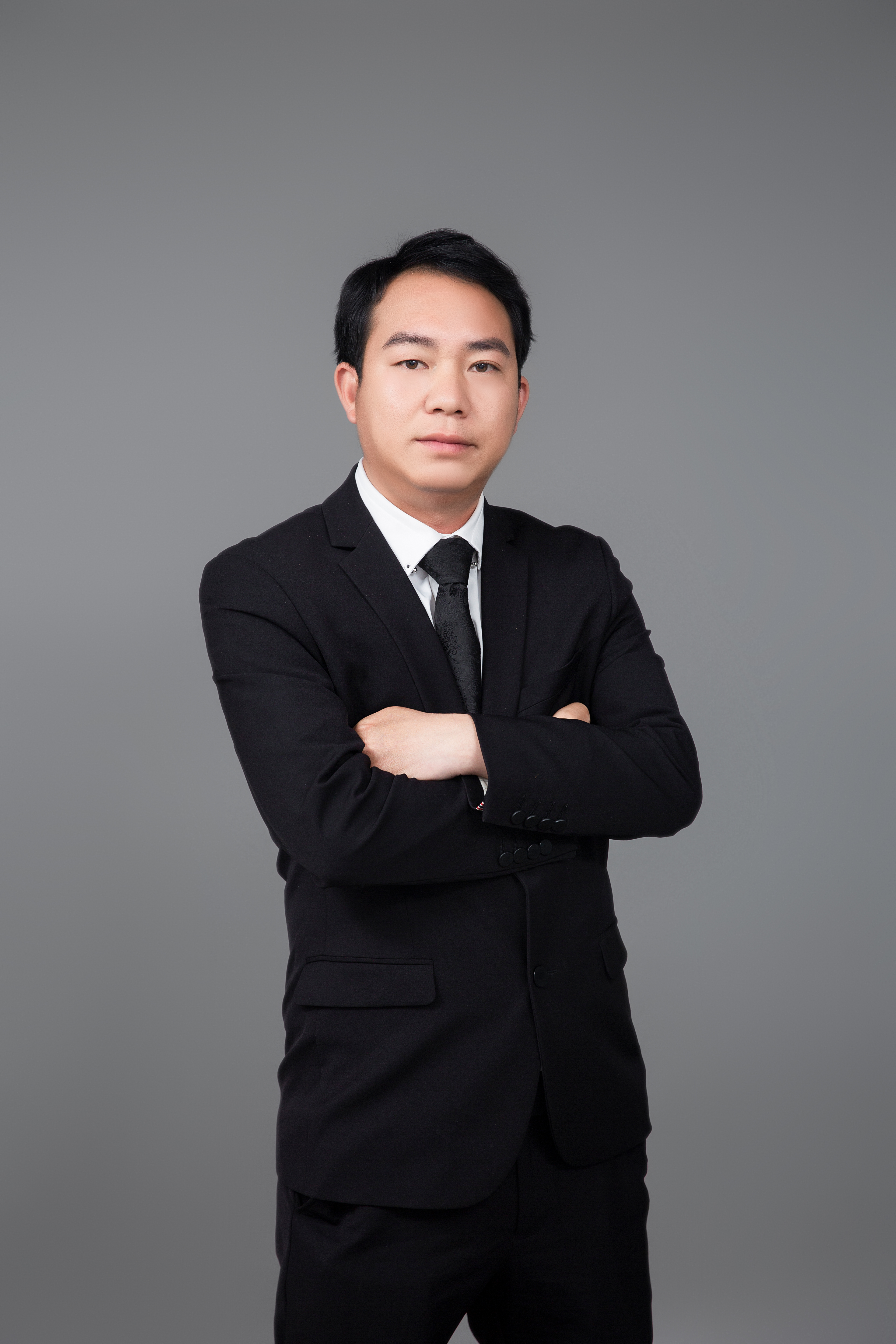 驾校教练员教学与服务承诺,驾校金牌教练和普通教练