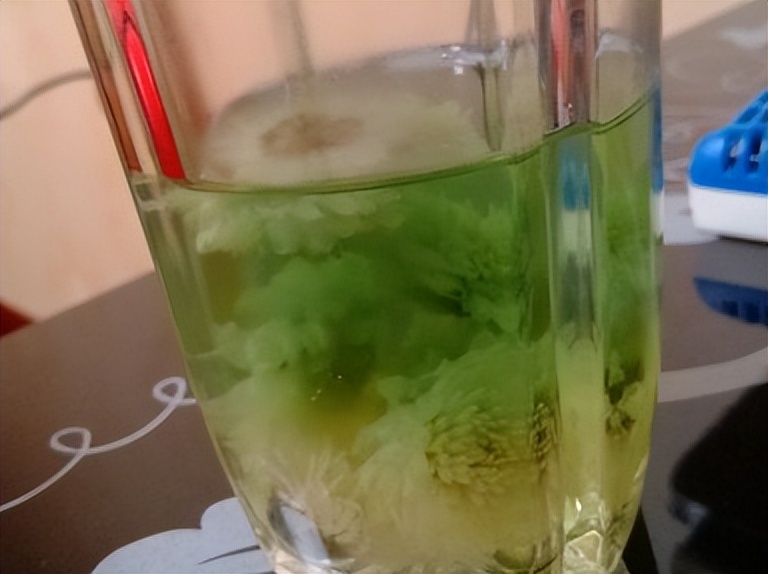 年龄大了不能喝菊花茶？建议：50岁后，牢记2喝3不喝，喝对好处多