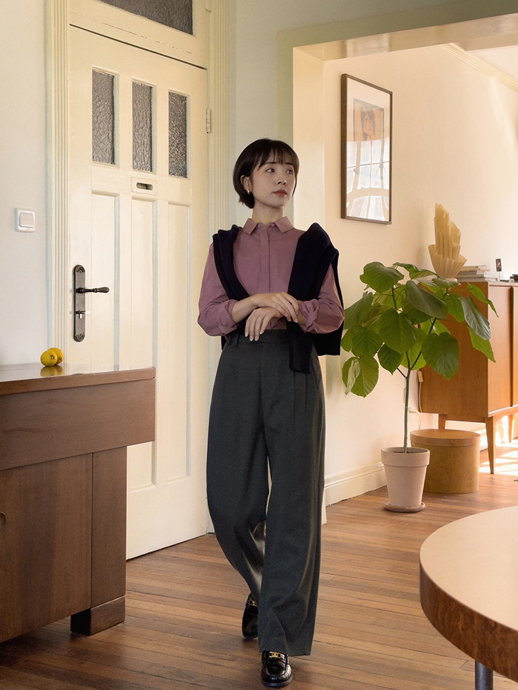 针织衫显瘦配半身裙气质优雅,职场女士针织衫搭配高腰半身裙