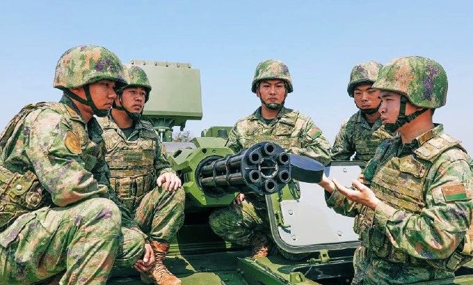 解放军最强近防炮,解放军轻型合成旅轮式突击炮