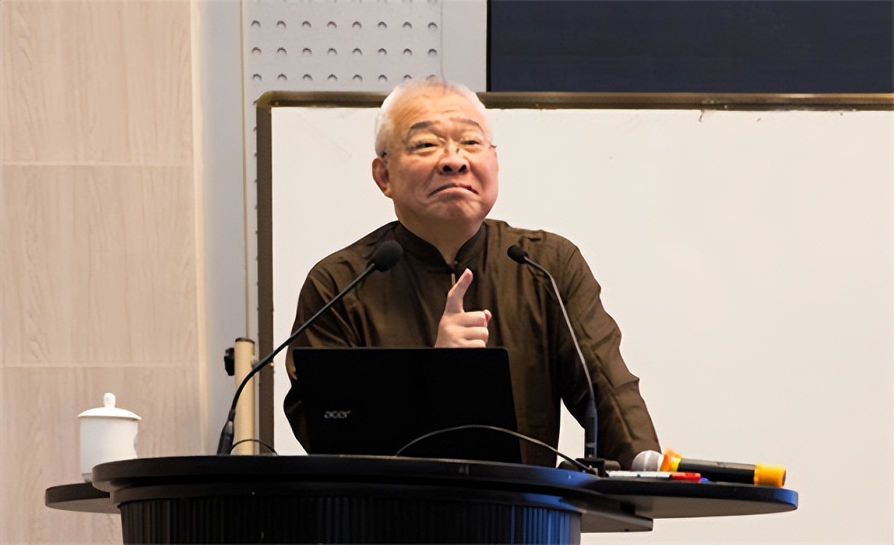 朱高正：*进党民**创*党**元老，因不满*进党民**走向“*独台**”而*党退**