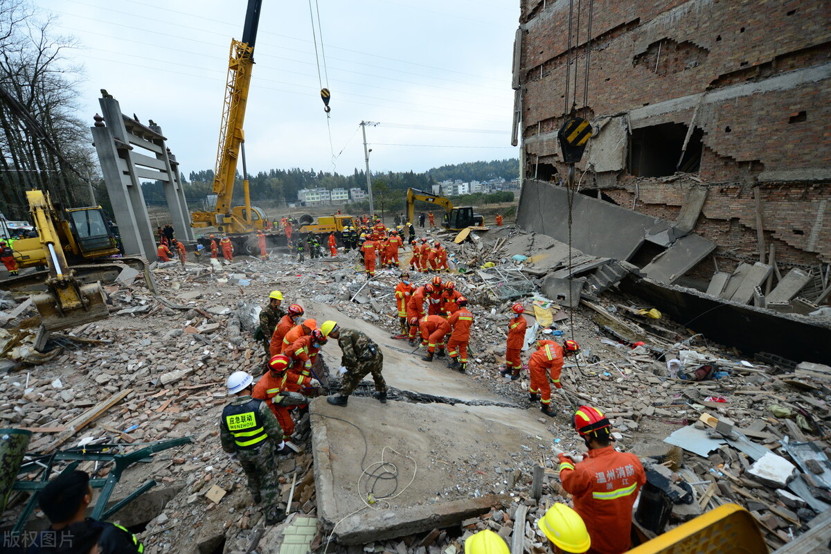 台风吹得房屋倒塌如何自救,遇到房屋倒塌怎么办