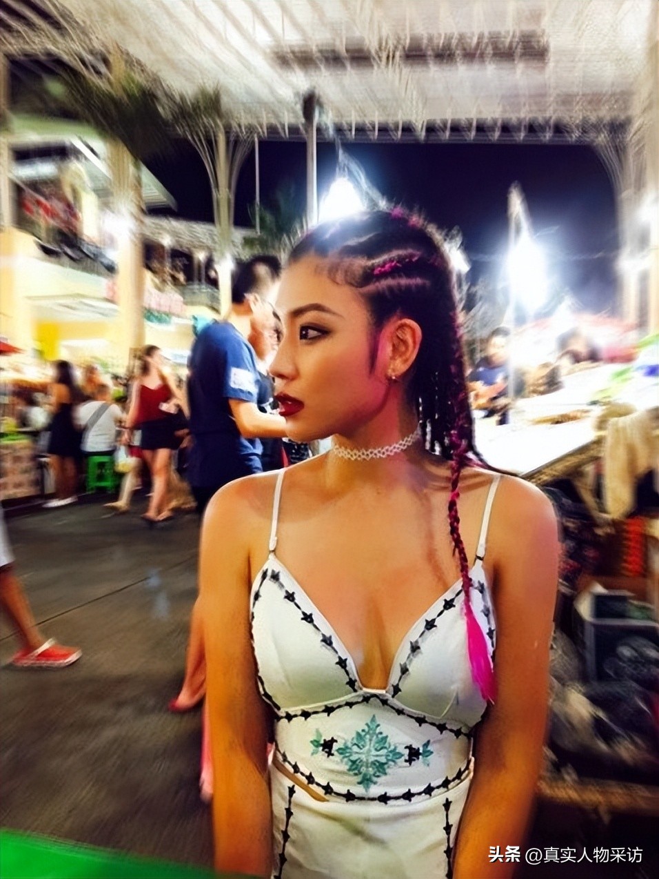 我,32岁外航空姐,卡航不要纹身和抽烟,宵禁不能出宿舍,管特严