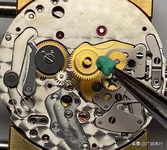 劳力士表镜碎了怎么修,劳力士表镜磕裂