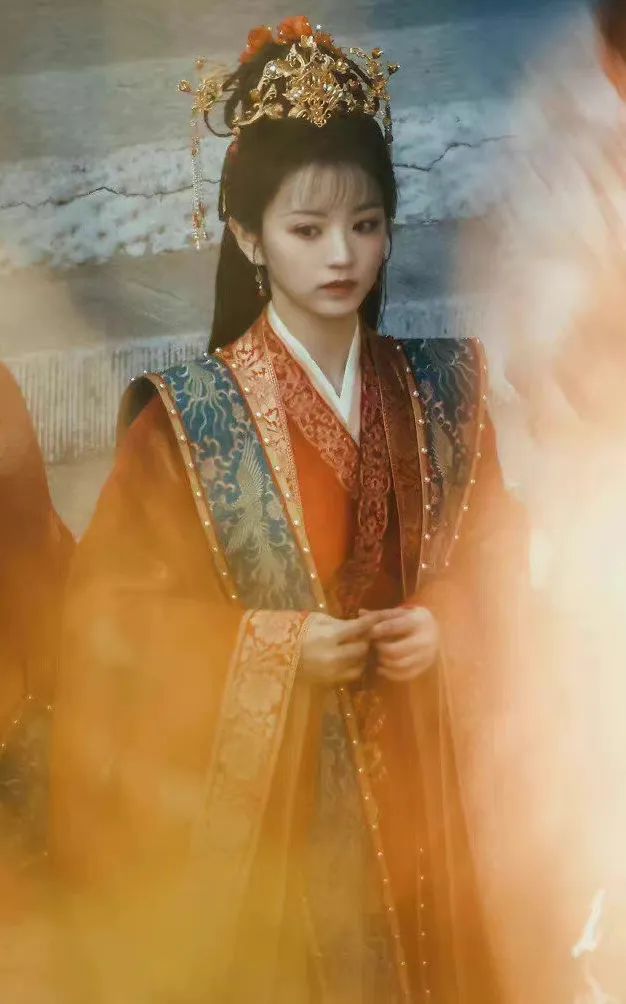 虞书欣雷人造型,虞书欣少女感造型盘点