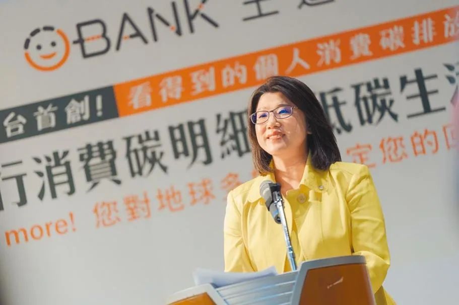 单身的王道公主骆怡君接班有成，为免父母挂心人工受孕圆了妈妈梦