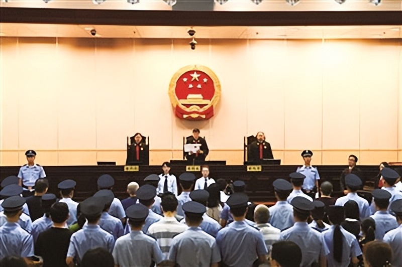 丁宁巅峰时期e租宝,e租宝丁宁难道不怕出事吗