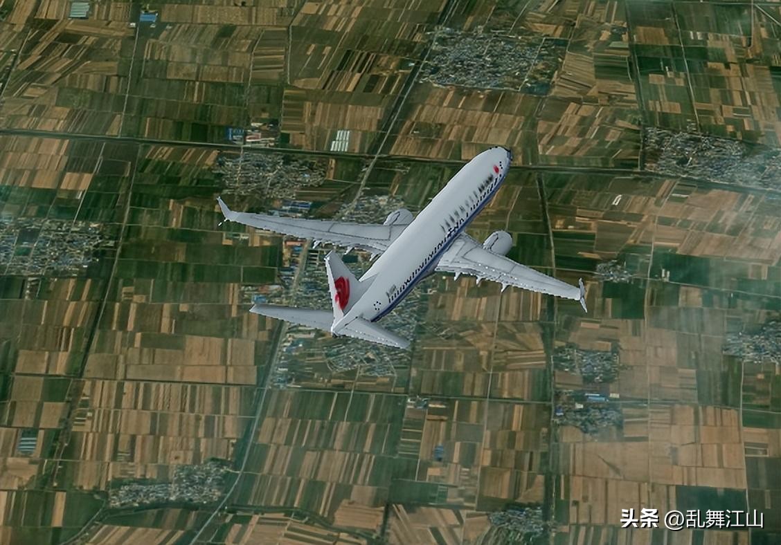 11月7日16点17分，一架从重庆飞往北京的飞机抵达河南新乡上空