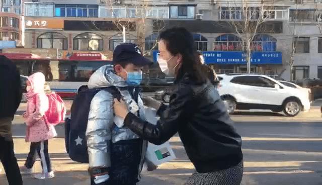 太阳当空照花儿对我笑儿童歌曲,太阳当空照花儿对我笑