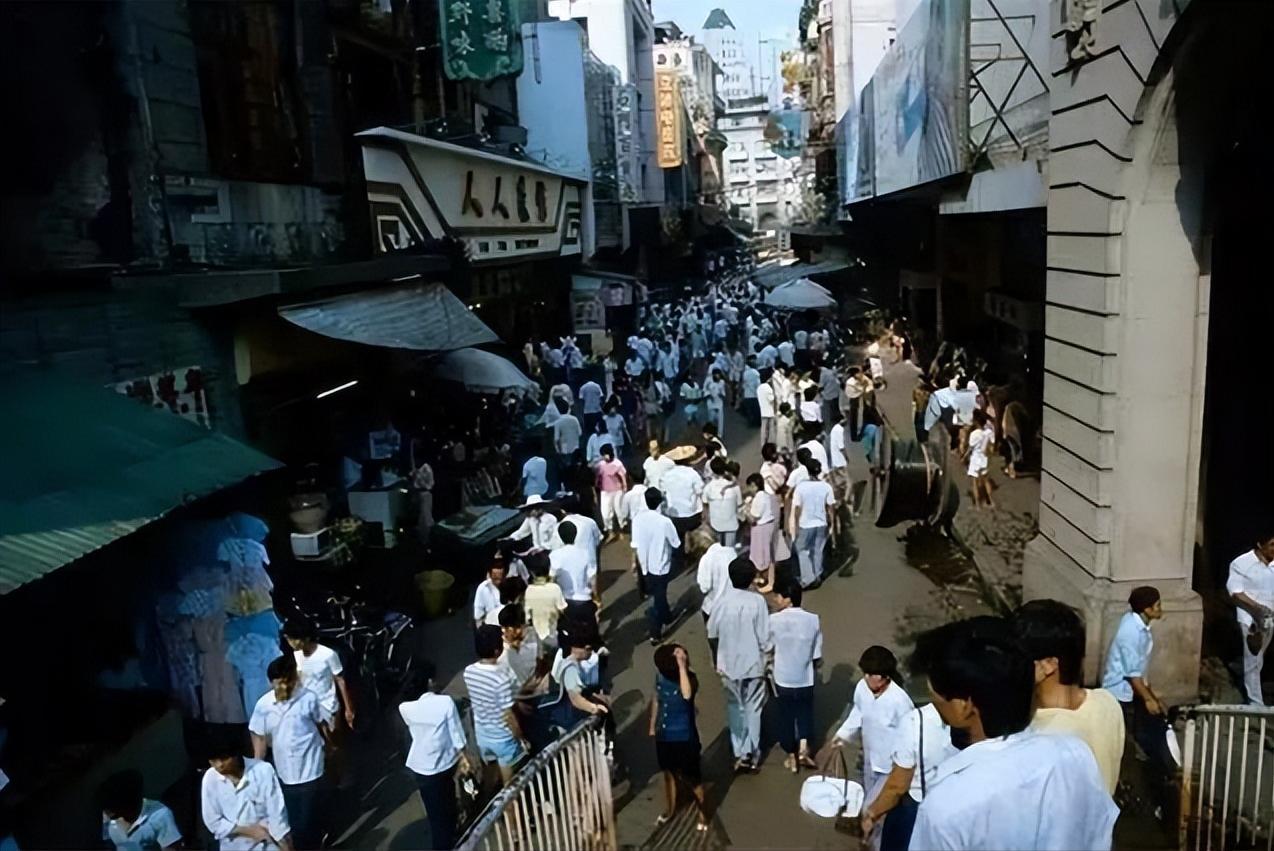 电池大王钟馨稼为美国捐款,钟馨稼做的是什么牌子的电池