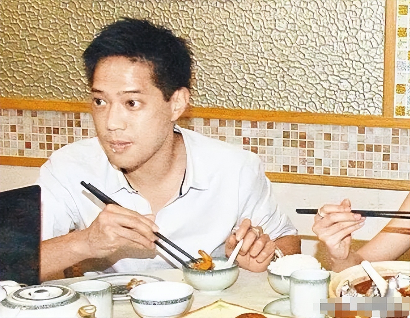 “最惨阔太”伍智恒：嫁豪门8年，换来牙齿全脱，体重仅剩44斤