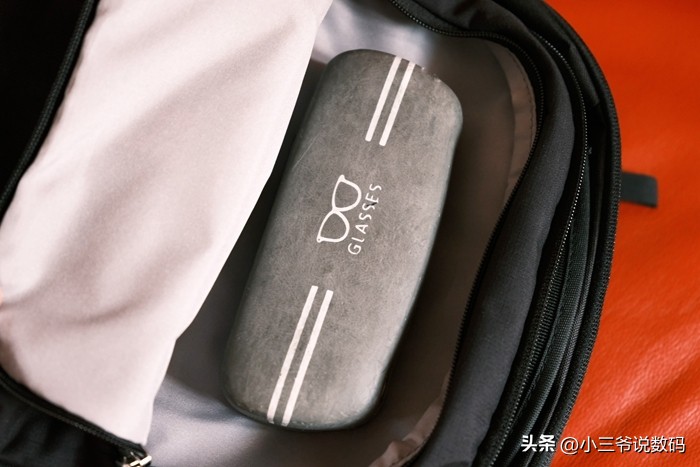 多特学生书包视频,多特背包背娃