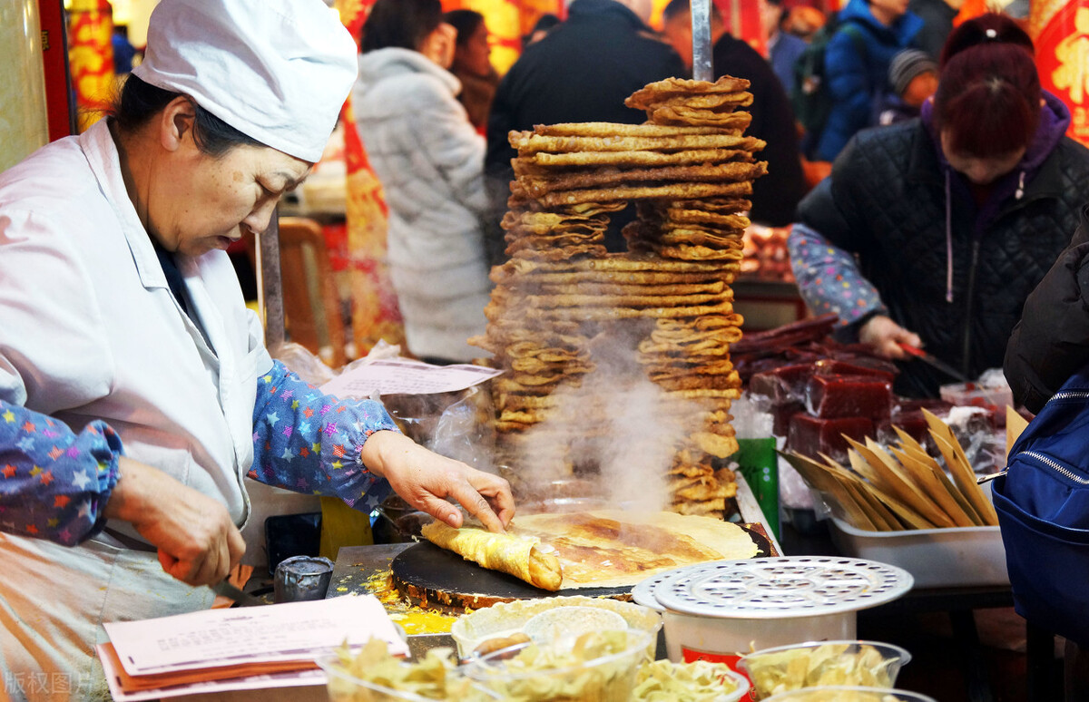 卖煎饼大妈一月挣3万元,大妈卖煎饼赚300万