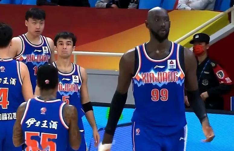 首钢男篮战胜新疆男篮,首钢男篮胜新疆男篮集锦