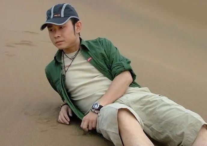 15位明星群居生活,15个过气演员