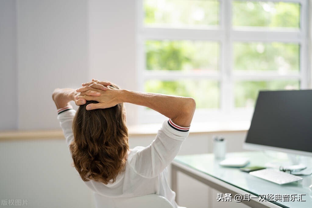 不要再因为工作的原因让自己的身材变样了，坐班时也能燃烧卡路里