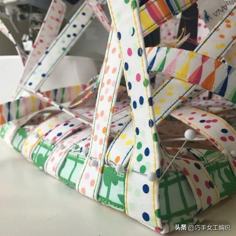 牛仔裤收纳神器改造,旧牛仔裤布条再利用的妙招