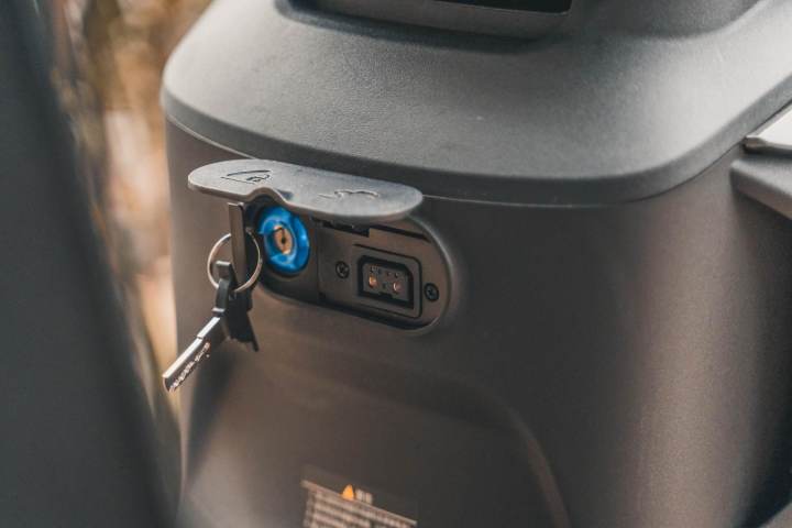 九号电动机械师mmax90支持多大快充,九号电动车机械师mmax90测评